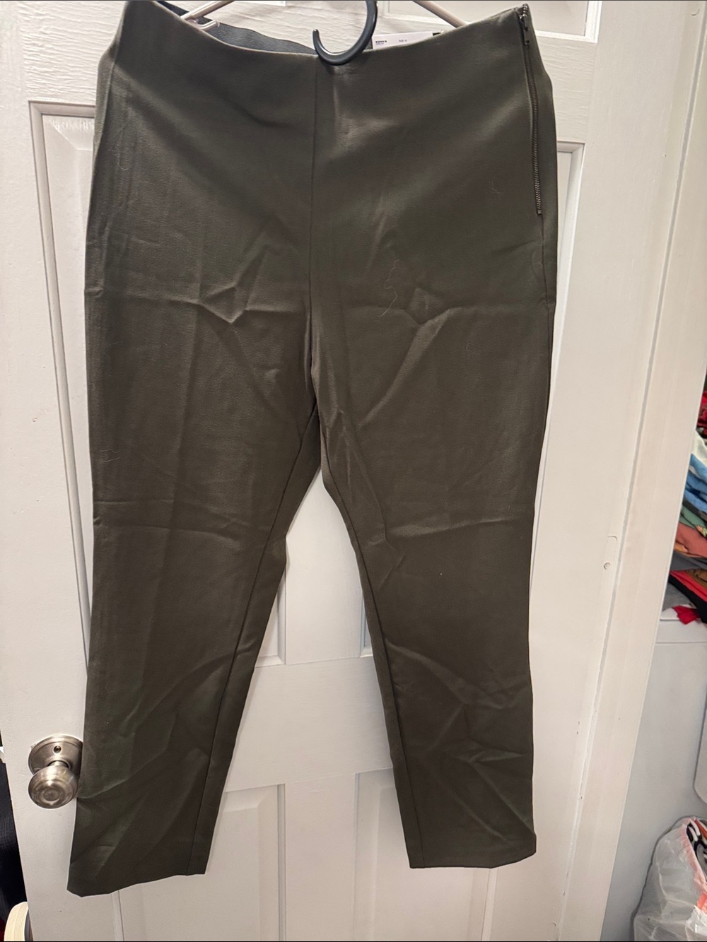 Women’s Olive Straight-Leg Pants